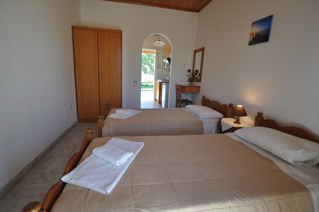 Liberty'S Studios Almiros Beach ภายนอก รูปภาพ