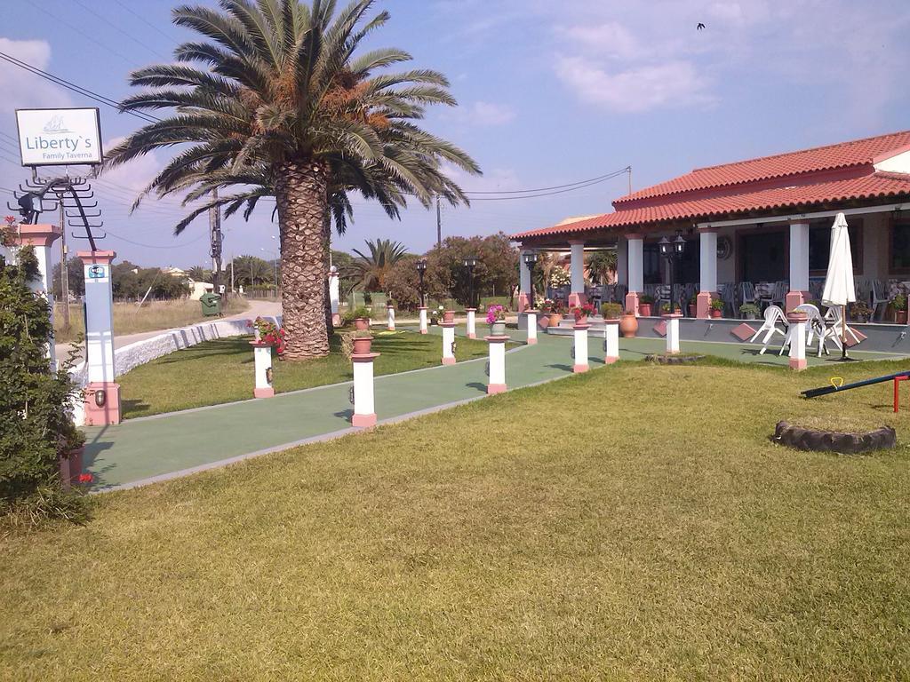 Liberty'S Studios Almiros Beach ภายนอก รูปภาพ